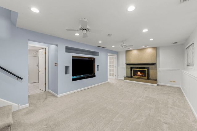 6S174 LAKEWOOD Drive, Naperville, IL 60540