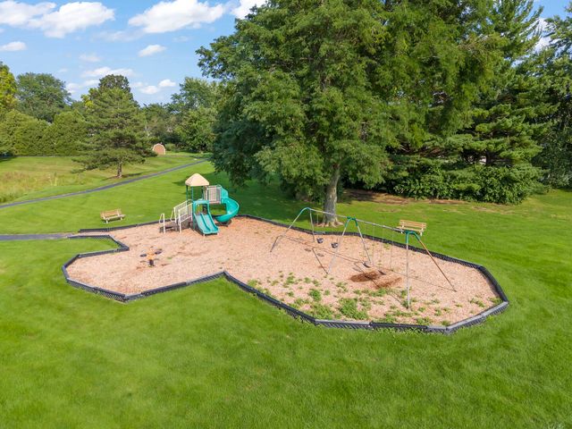 6S174 LAKEWOOD Drive, Naperville, IL 60540