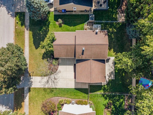 6S174 LAKEWOOD Drive, Naperville, IL 60540