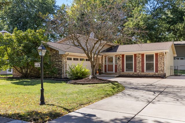 6S174 LAKEWOOD Drive, Naperville, IL 60540