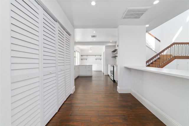 7655 S Braeswood Boulevard 5, Houston, TX 77071