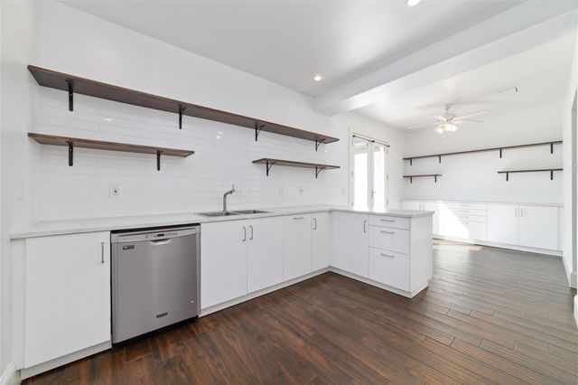 7655 S Braeswood Boulevard 5, Houston, TX 77071