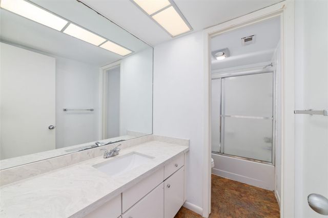 7655 S Braeswood Boulevard 5, Houston, TX 77071