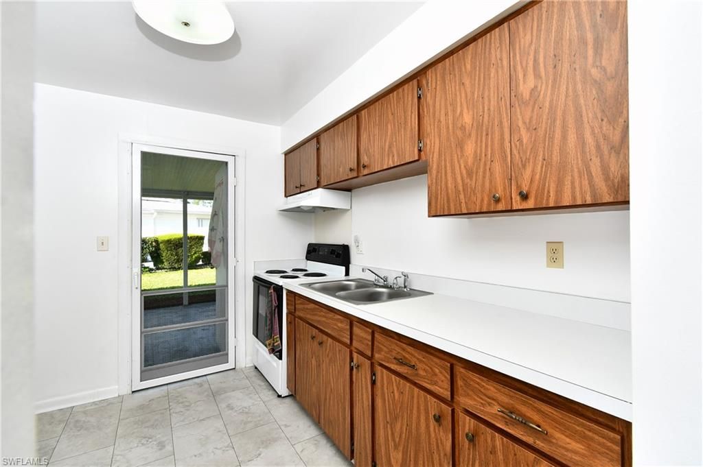 26 Pinewood BLVD, LEHIGH ACRES, FL 33936 — photo 3