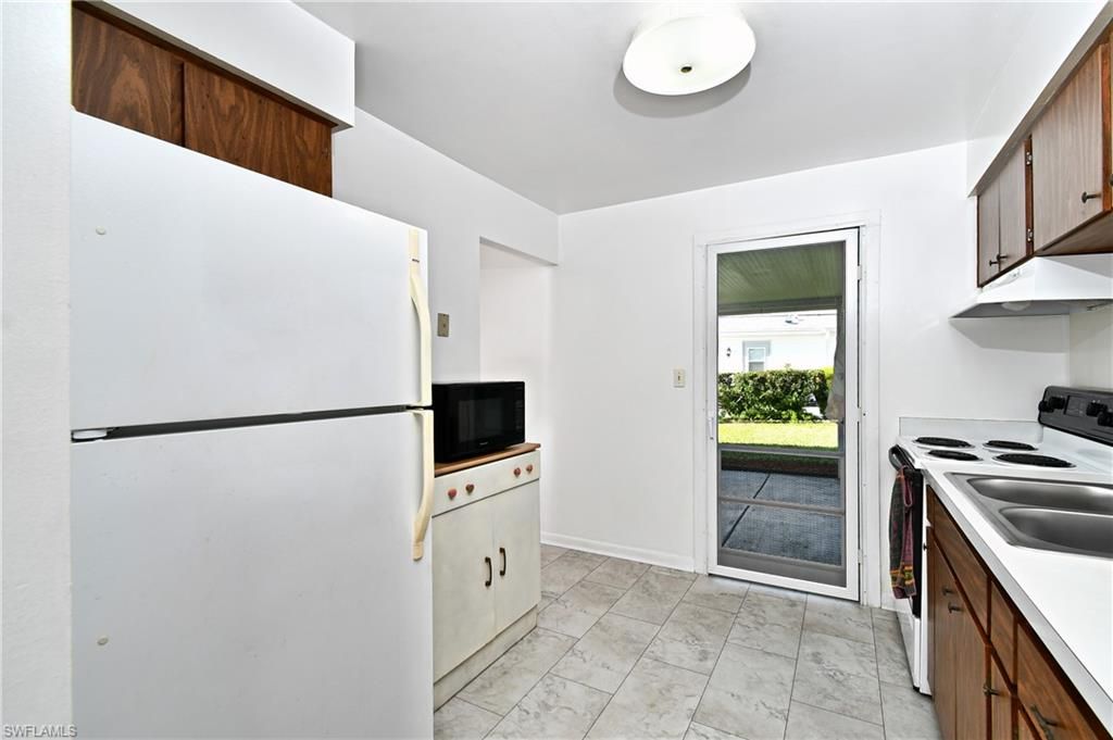 26 Pinewood BLVD, LEHIGH ACRES, FL 33936 — photo 4