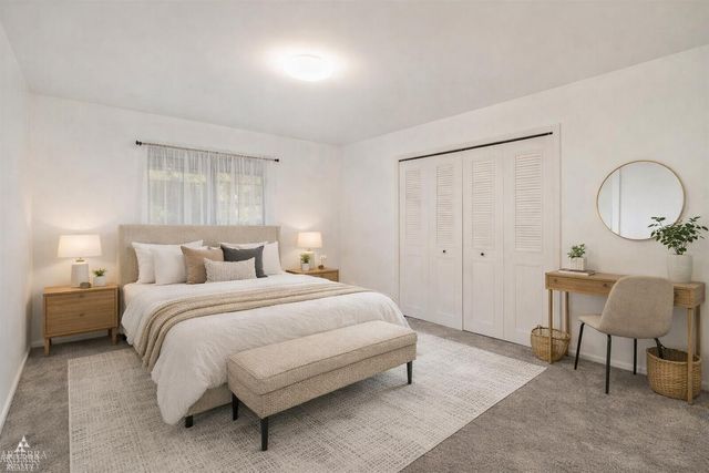 32 Meadow Wood Drive, Rochester Hills, MI 48307