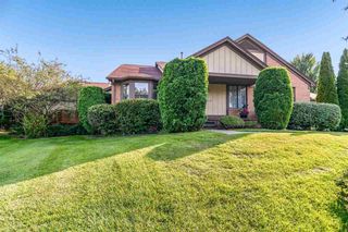 32 Meadow Wood Drive, Rochester Hills, MI 48307