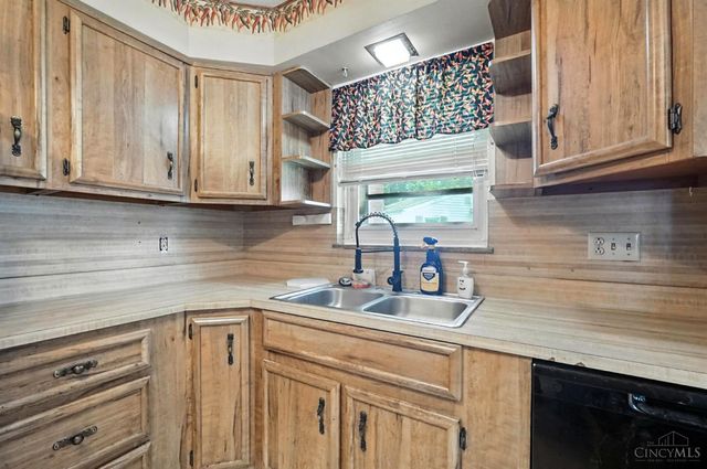 969 Glenna Drive, Cincinnati, OH 45238