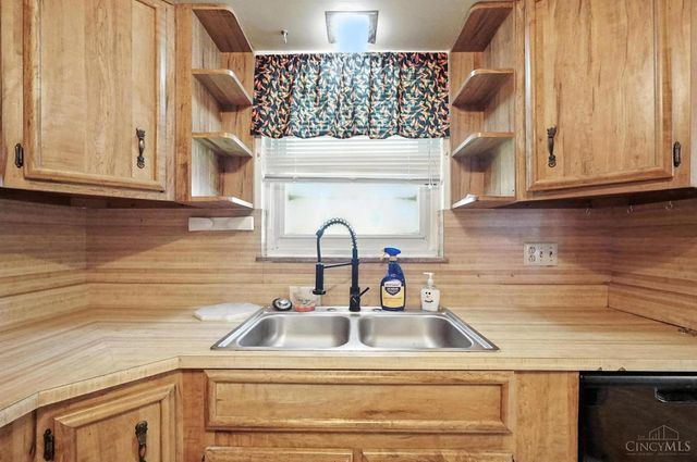 969 Glenna Drive, Cincinnati, OH 45238