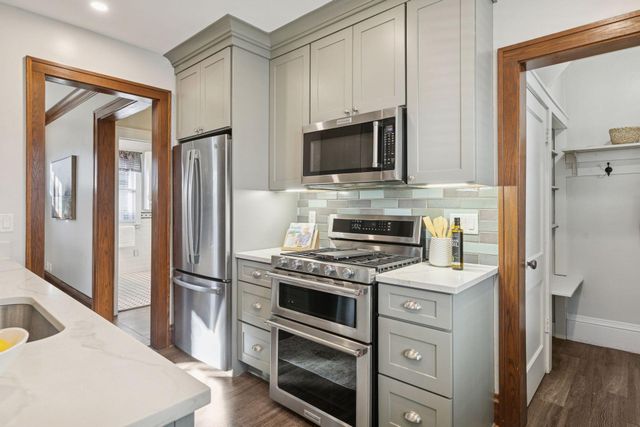 1717 Berkeley Avenue, Saint Paul, MN 55105