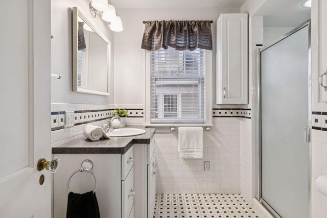 1717 Berkeley Avenue, Saint Paul, MN 55105