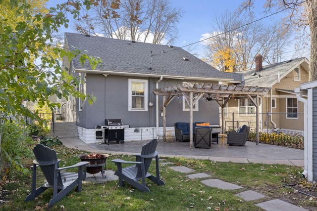 1717 Berkeley Avenue, Saint Paul, MN 55105