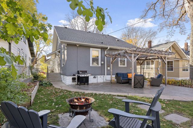 1717 Berkeley Avenue, Saint Paul, MN 55105