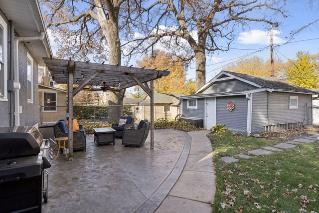 1717 Berkeley Avenue, Saint Paul, MN 55105