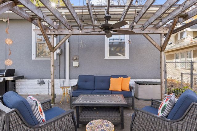 1717 Berkeley Avenue, Saint Paul, MN 55105