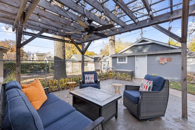 1717 Berkeley Avenue, Saint Paul, MN 55105