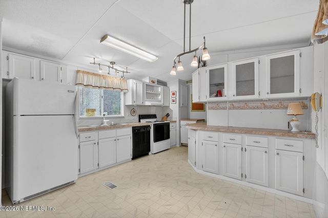 440 DUMBARTON Avenue, Crescent City, FL 32112