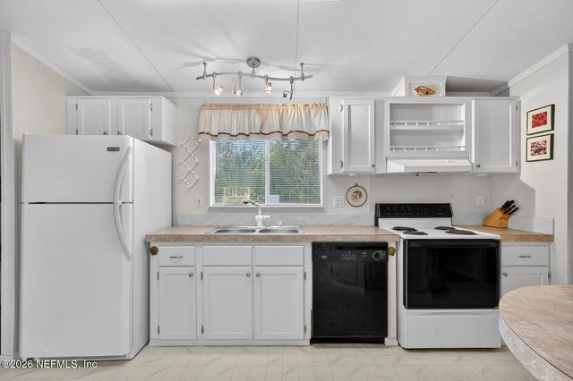 440 DUMBARTON Avenue, Crescent City, FL 32112