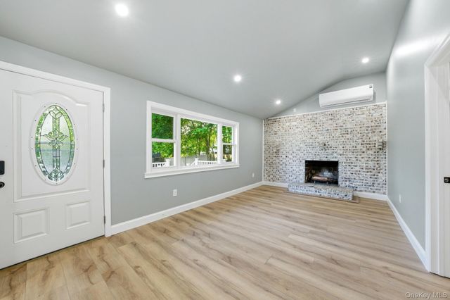 21 Newfoundland Avenue, Huntington, NY 11743