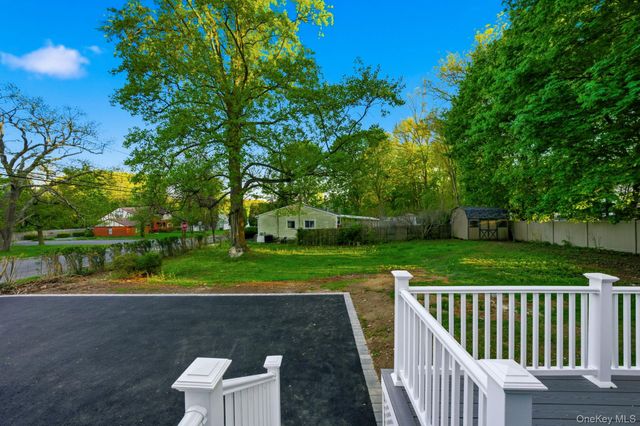 21 Newfoundland Avenue, Huntington, NY 11743