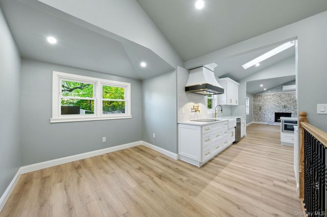 21 Newfoundland Avenue, Huntington, NY 11743
