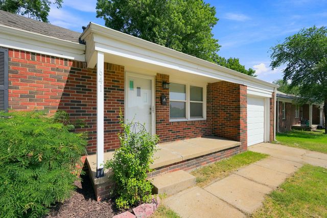 641 S Apache Dr, Wichita, KS 67207