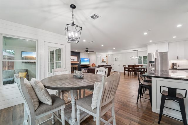 6 Rockingham Place, Conroe, TX 77304