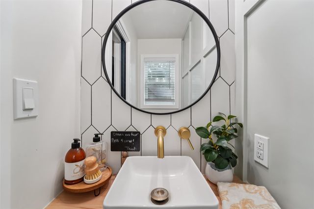 6 Rockingham Place, Conroe, TX 77304