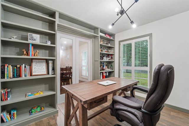 6 Rockingham Place, Conroe, TX 77304