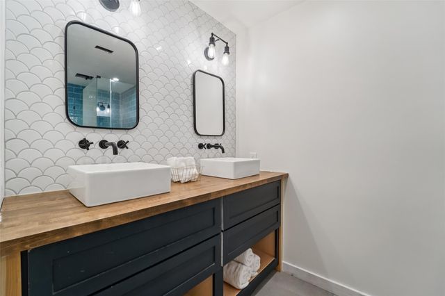 6 Rockingham Place, Conroe, TX 77304