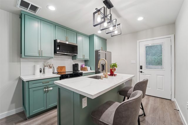 6 Rockingham Place, Conroe, TX 77304