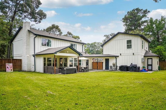 6 Rockingham Place, Conroe, TX 77304