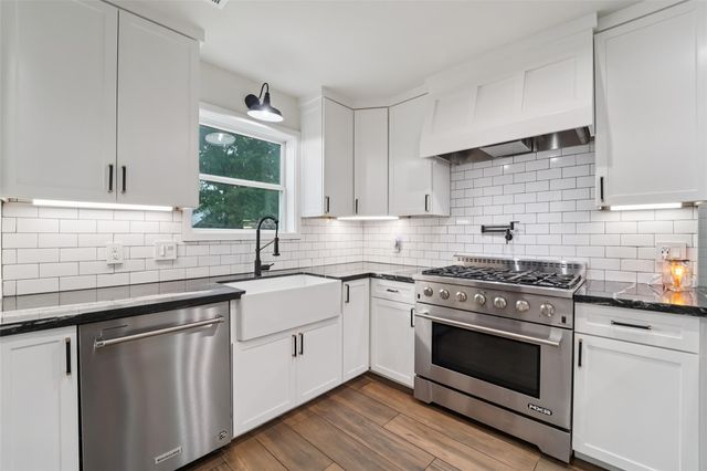 6 Rockingham Place, Conroe, TX 77304