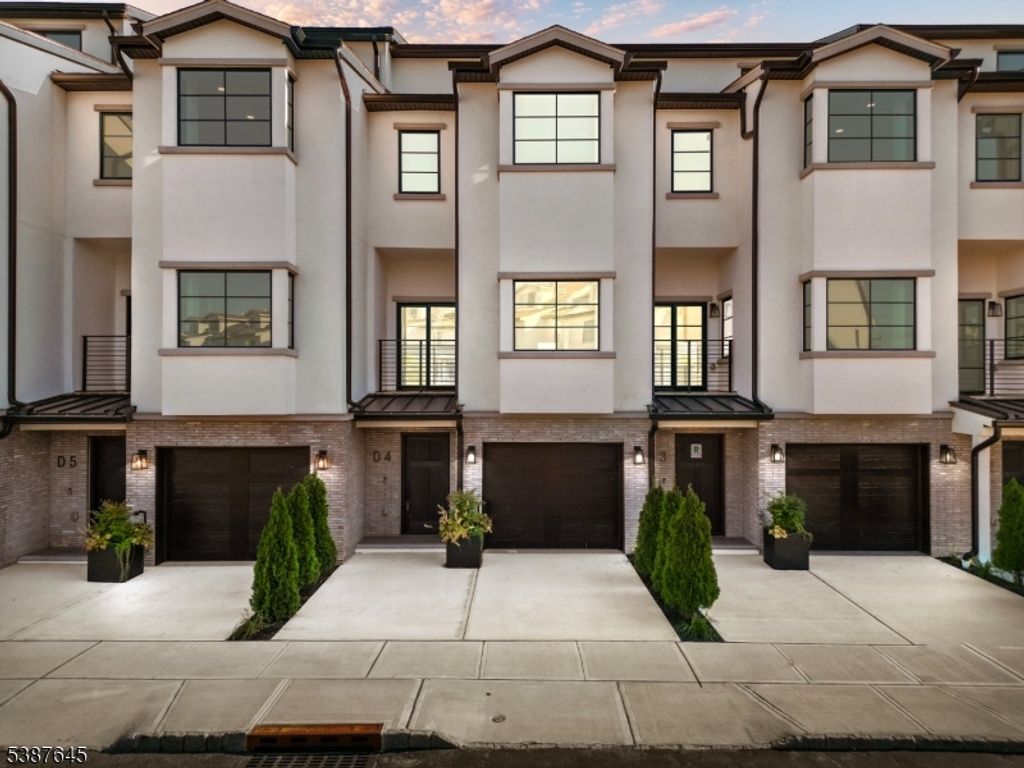 14 Harbor Front Ter, Elizabeth City, NJ 07206