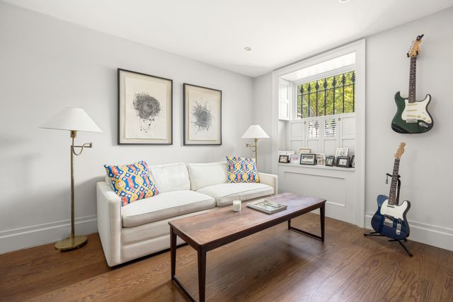 330 PRESIDENT Street, New York City, NY 11231