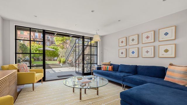 330 PRESIDENT Street, New York City, NY 11231