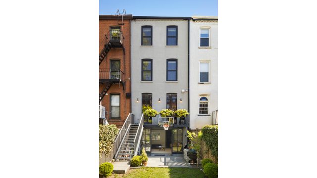 330 PRESIDENT Street, New York City, NY 11231