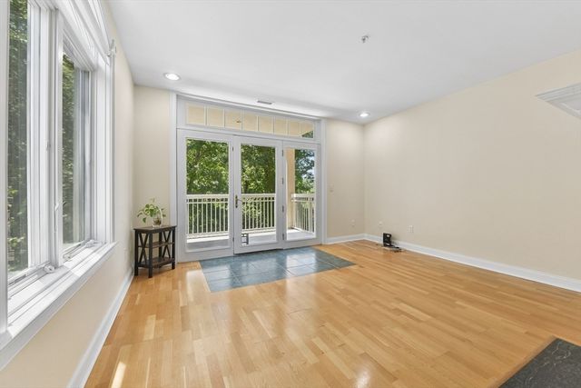 10 Northwood Dr 301, Sudbury, MA 01776
