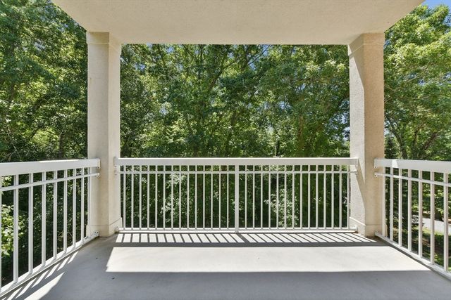 10 Northwood Dr 301, Sudbury, MA 01776