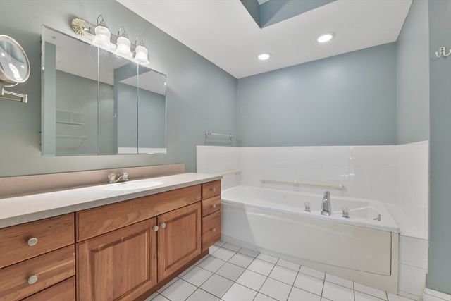 10 Northwood Dr 301, Sudbury, MA 01776