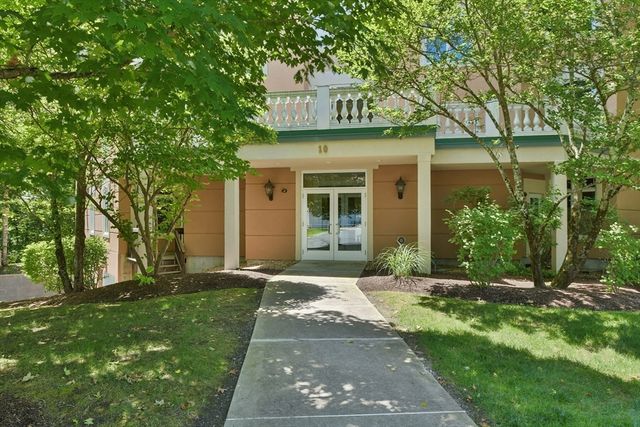 10 Northwood Dr 301, Sudbury, MA 01776