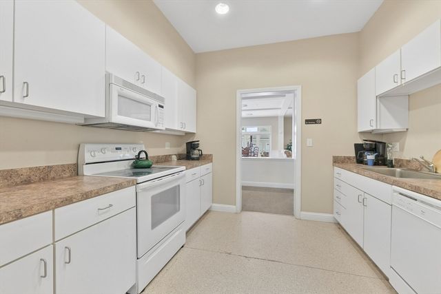 10 Northwood Dr 301, Sudbury, MA 01776