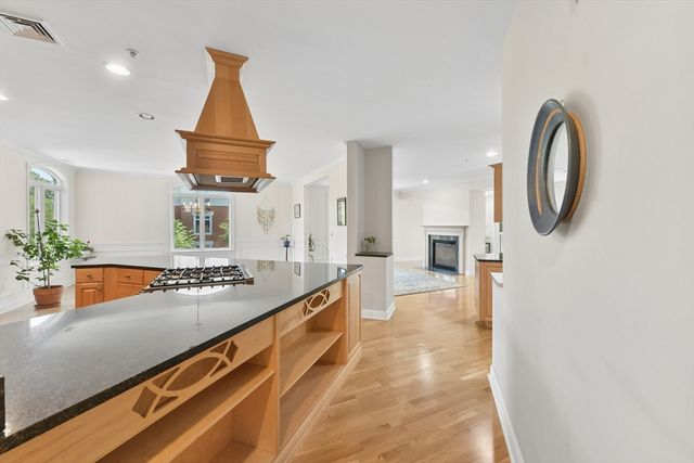 10 Northwood Dr 301, Sudbury, MA 01776