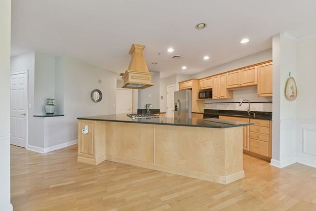10 Northwood Dr 301, Sudbury, MA 01776