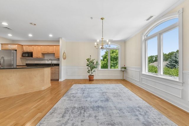 10 Northwood Dr 301, Sudbury, MA 01776