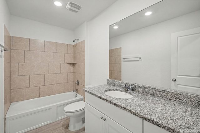 2708 IBERIA CT, Seguin, TX 78155