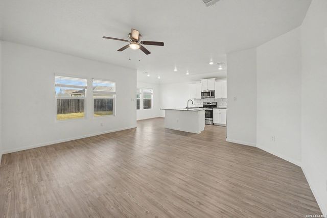 2708 IBERIA CT, Seguin, TX 78155