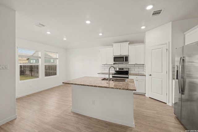 2708 IBERIA CT, Seguin, TX 78155