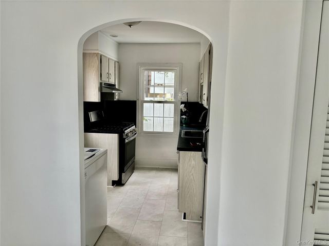 76 Clayton Avenue, East Atlantic Beach, NY 11561