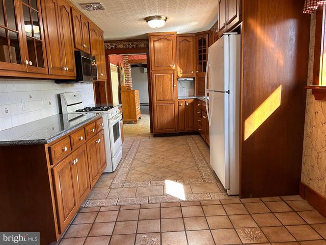 2068 EARLYSTOWN RD, Centre Hall, PA 16828